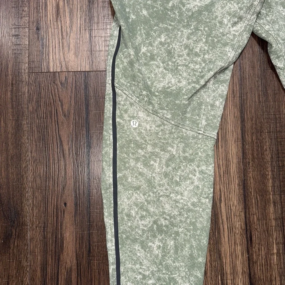 Lululemon Textured Tech Pant Denim Wash Print Green Twill Multi Men's Size Large